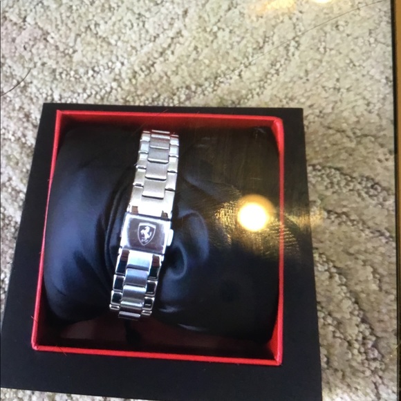 Watch - Picture 5 of 8